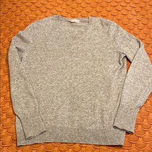 Gray Everlane women’s medium cashmere crew neck